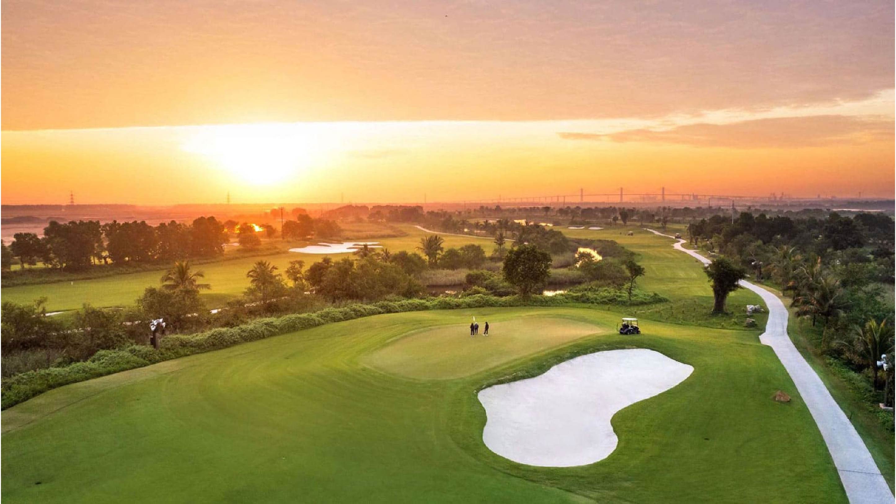 SÂN GOLF 18 HỐ